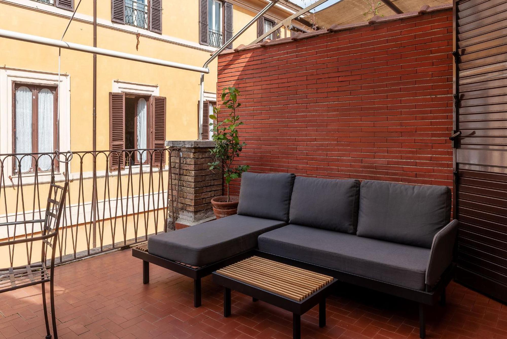 Apartment Rasella 21 - Fromhometorome