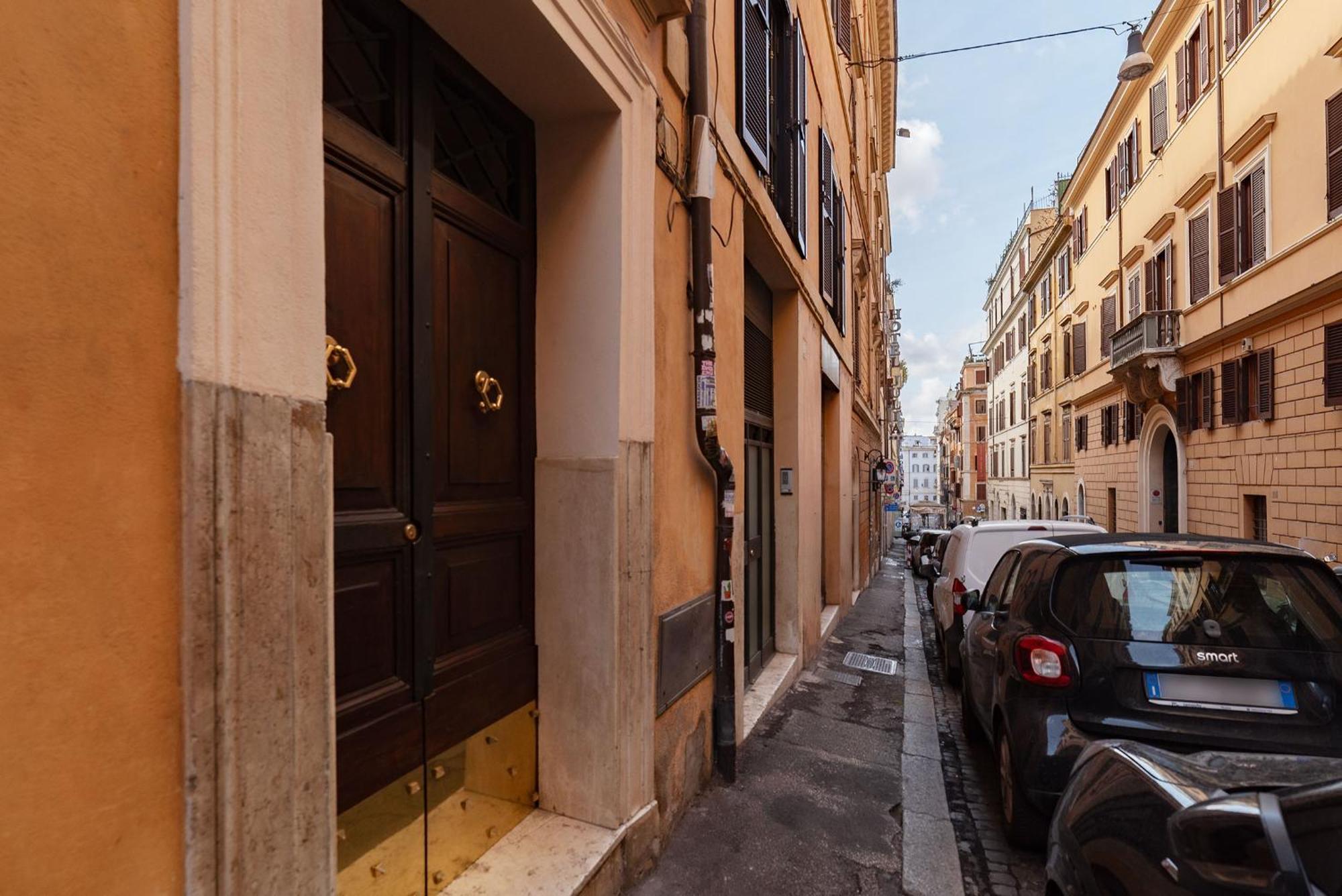 Apartment Rasella 21 - Fromhometorome